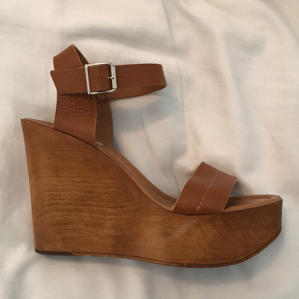 Steve Madden Tan Platform Wedge size 10